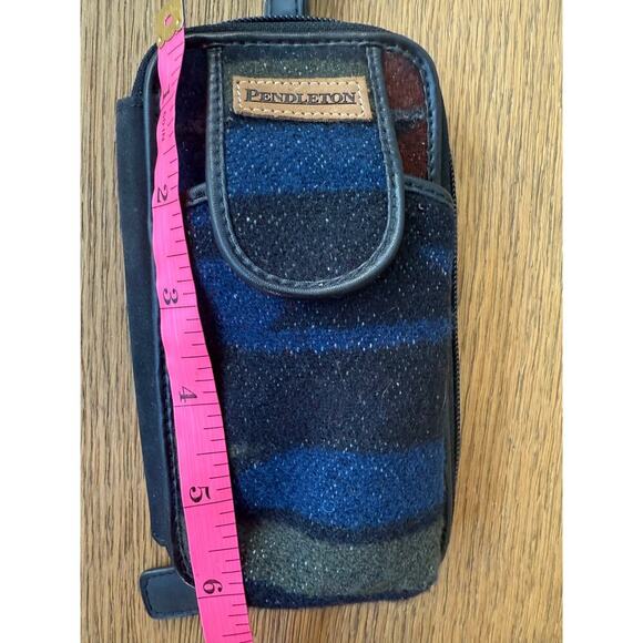 Pendleton Wool Zip Around Aztec Tribal Wallet for Women with Mirror and cc slots - Picture 4 of 9